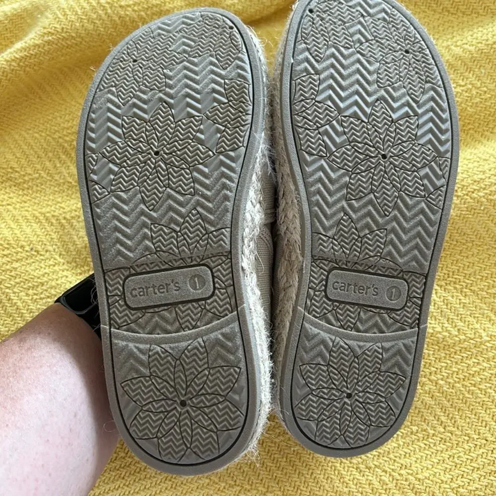 Carters tan linen strawberry toe detail slip on espadrille rubber sole nwot